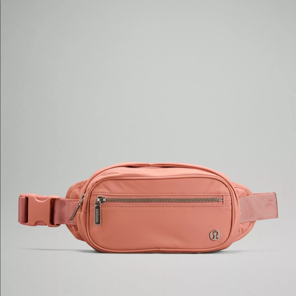 Lululemon Wunderlust Belt Bag